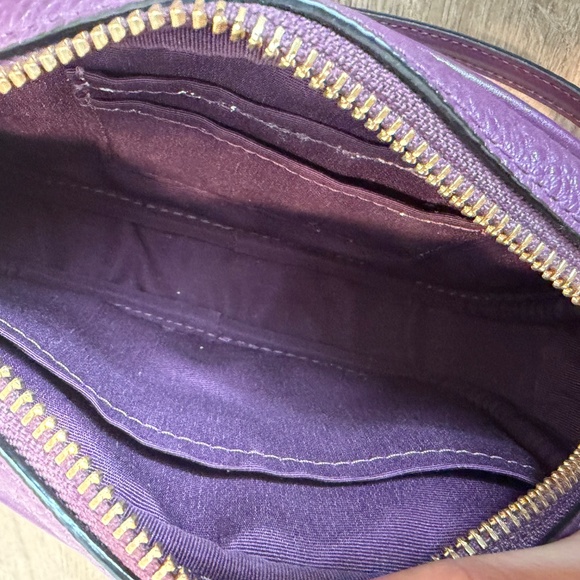 Authentic Coach crossbody bag in purple color - Picture 3 of 3